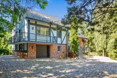 Piękna posiadłość, 1.2ha, dom z basenem, staw, las