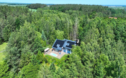 Piękna posiadłość, 1.2ha, dom z basenem, staw, las