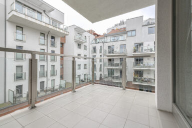 Apartament w inwestycji z basenem