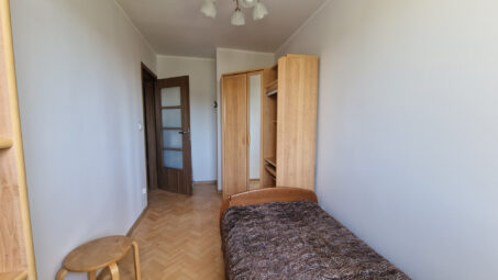 3 niezależne pokoje, osobna kuchnia, 200 m od SKM