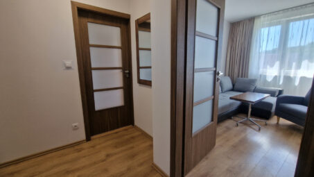 3 niezależne pokoje, osobna kuchnia, 200 m od SKM