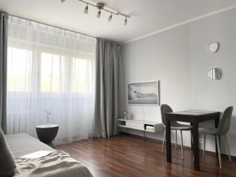 Nowoczesna kawalerka, wokół tereny zielone