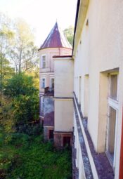 Zabudowa parkowo – pałacowa pod inwestycje.