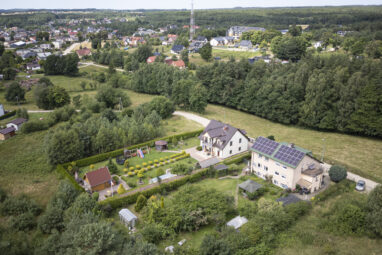 Dom z wyjątkowym ogrodem i basenem | Leśniewo