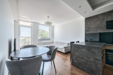 2 pokoje | Balkon | Miejsce parkingowe | 2 piętro