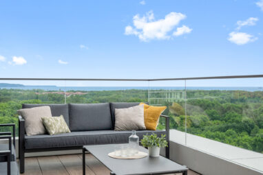Elegancki, nowy apartament z widokiem na morze